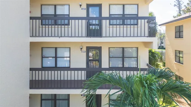 $178,500 | 315 30th Avenue West, Unit B201, Bradenton, FL 34205