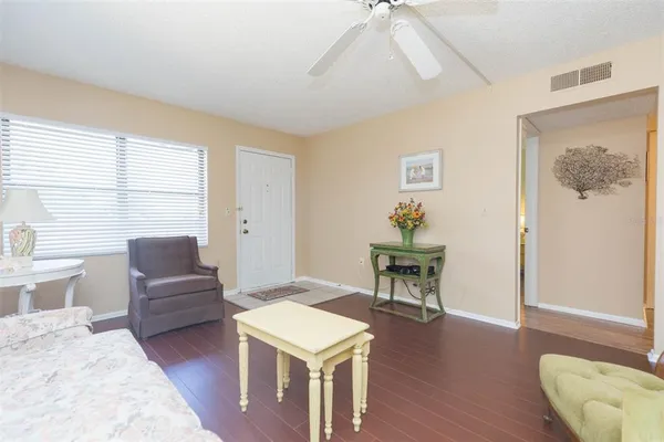 $135,000 | 315 30th Avenue West, Unit B201, Bradenton, FL 34205