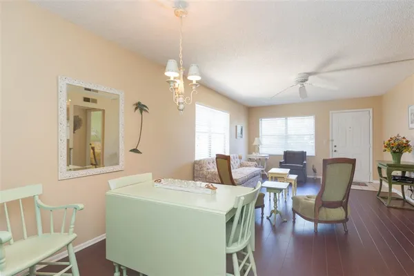 $135,000 | 315 30th Avenue West, Unit B201, Bradenton, FL 34205