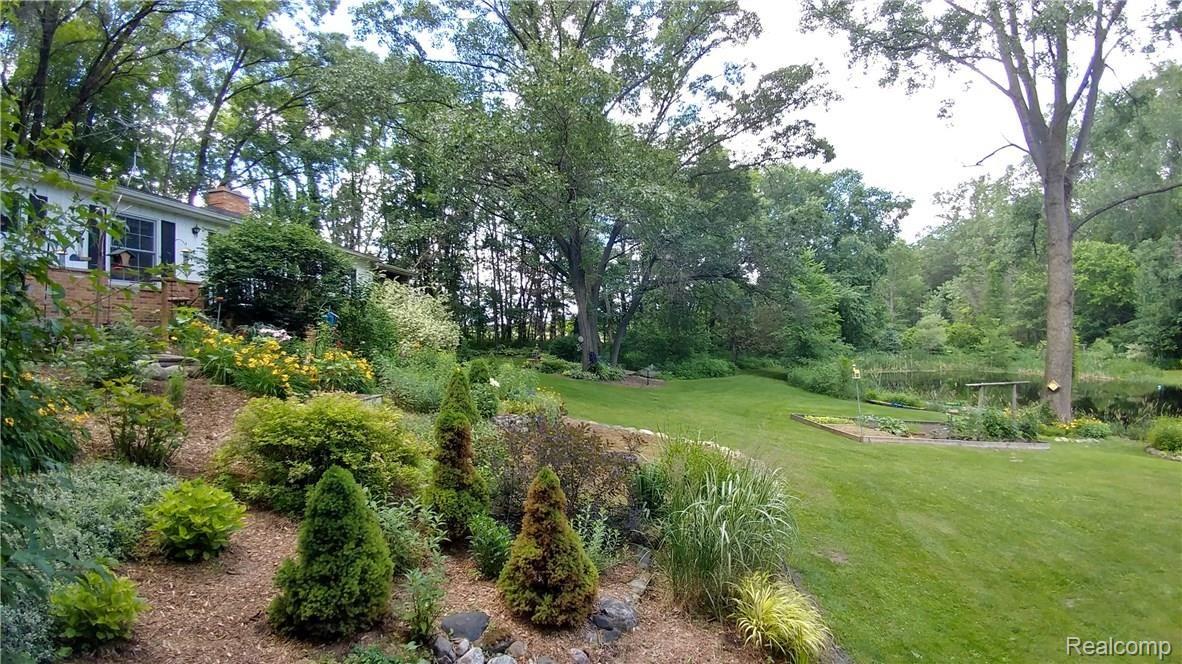 21990 Wasson Road Howell, MI 48843 - Photo 4 of 11 0627171424a_HDR.jpg