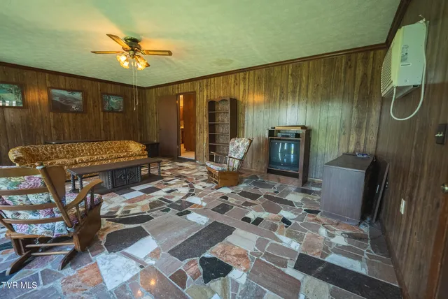 $285,000 | 331 Luther Villa Road, Sneedville, TN 37869