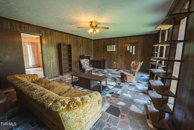 $285,000 | 331 Luther Villa Road, Sneedville, TN 37869