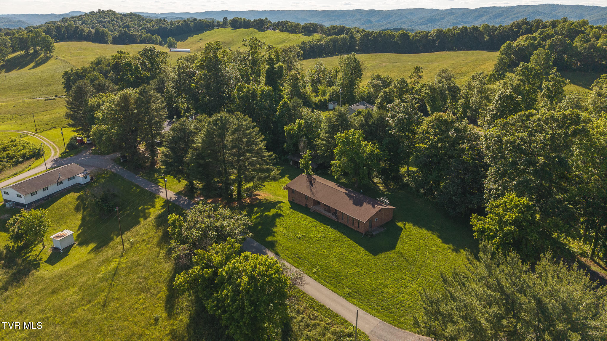 331 Luther Villa Road Sneedville, TN 37869 - Photo 36 of 59 DJI_20250523175435_0110_D