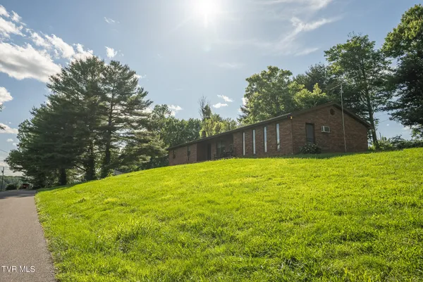 $275,000 | 331 Luther Villa Road, Sneedville, TN 37869