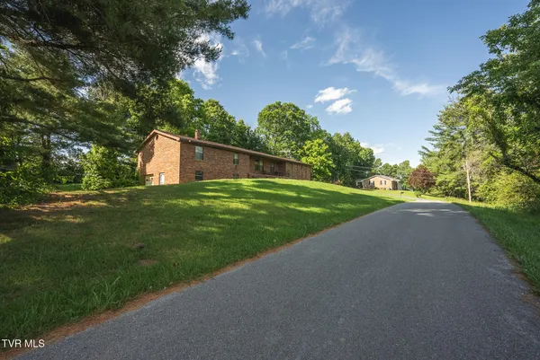 $275,000 | 331 Luther Villa Road, Sneedville, TN 37869