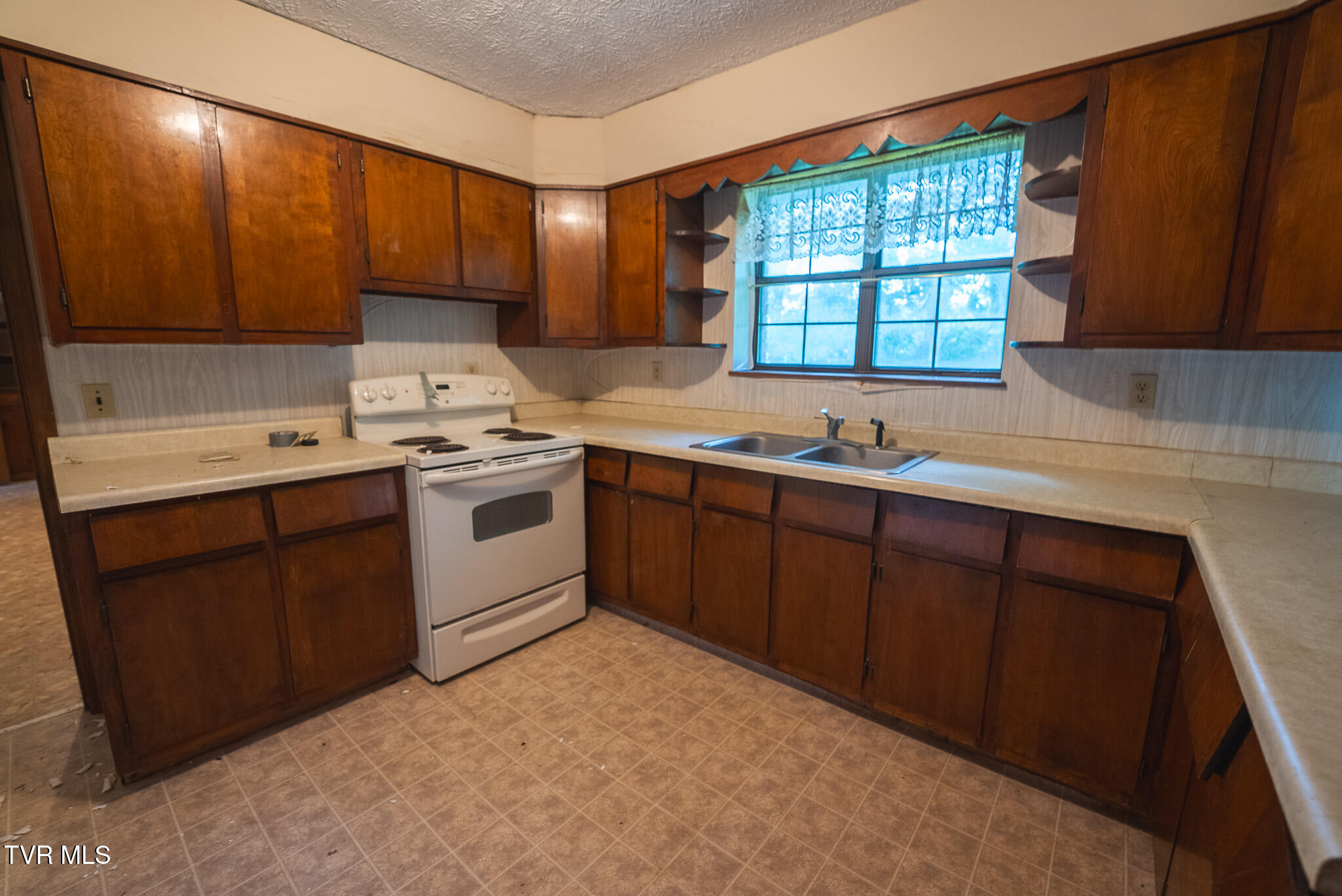 331 Luther Villa Road Sneedville, TN 37869 - Photo 9 of 59 DSC08386