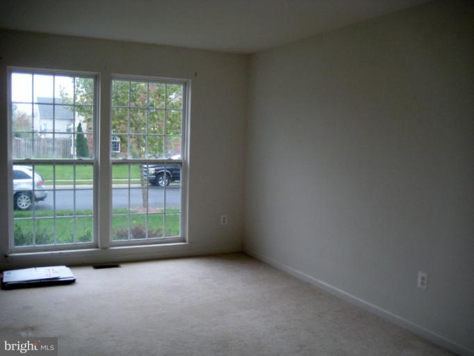 115 Lister Lane Ridgely, MD 21660 - Photo 1 of 17 Living Room