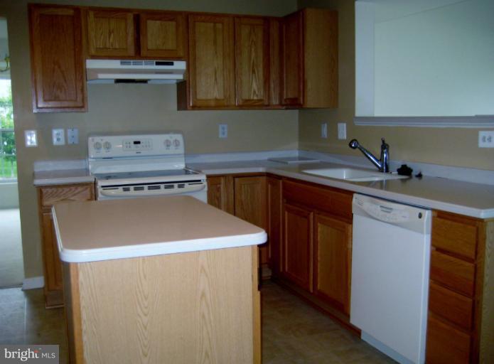 115 Lister Lane Ridgely, MD 21660 - Photo 7 of 17 Kitchen