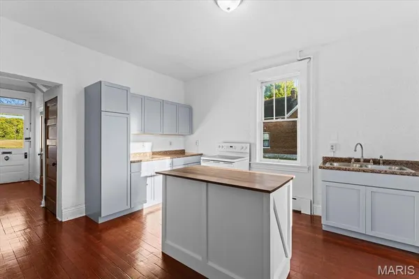 $219,900 | 235 North Moore Street, Waterloo, IL 62298