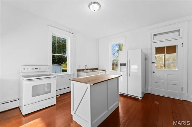 $219,900 | 235 North Moore Street, Waterloo, IL 62298