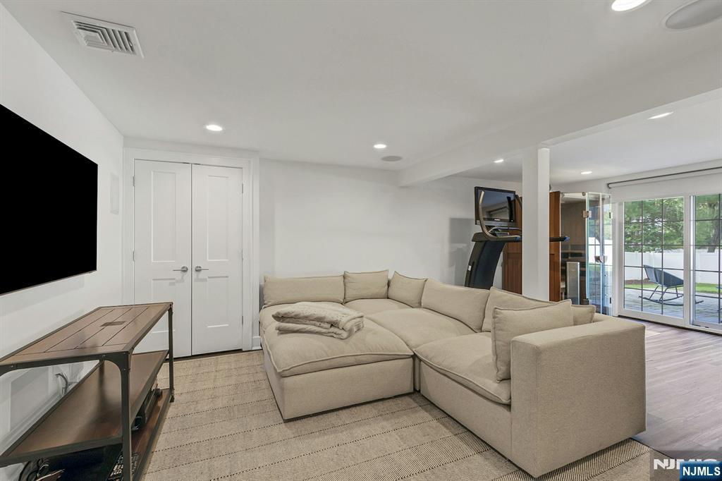 547 Ruckman Road Closter, NJ 07624 - Photo 21 of 25 Gallery Image 21