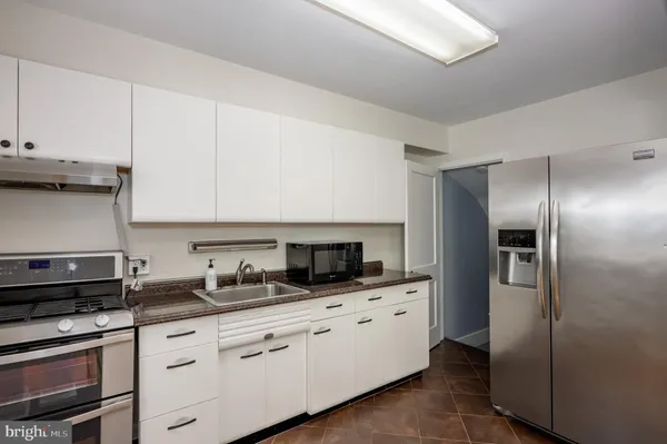 $2,250 | 427 Westham Way, Baltimore, MD 21224