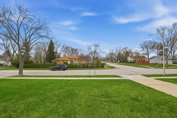 $396,000 | 1133 Perth Drive, Schaumburg, IL 60193