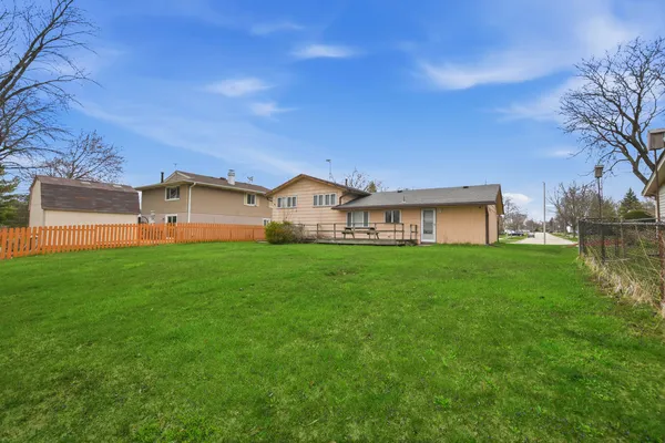$396,000 | 1133 Perth Drive, Schaumburg, IL 60193