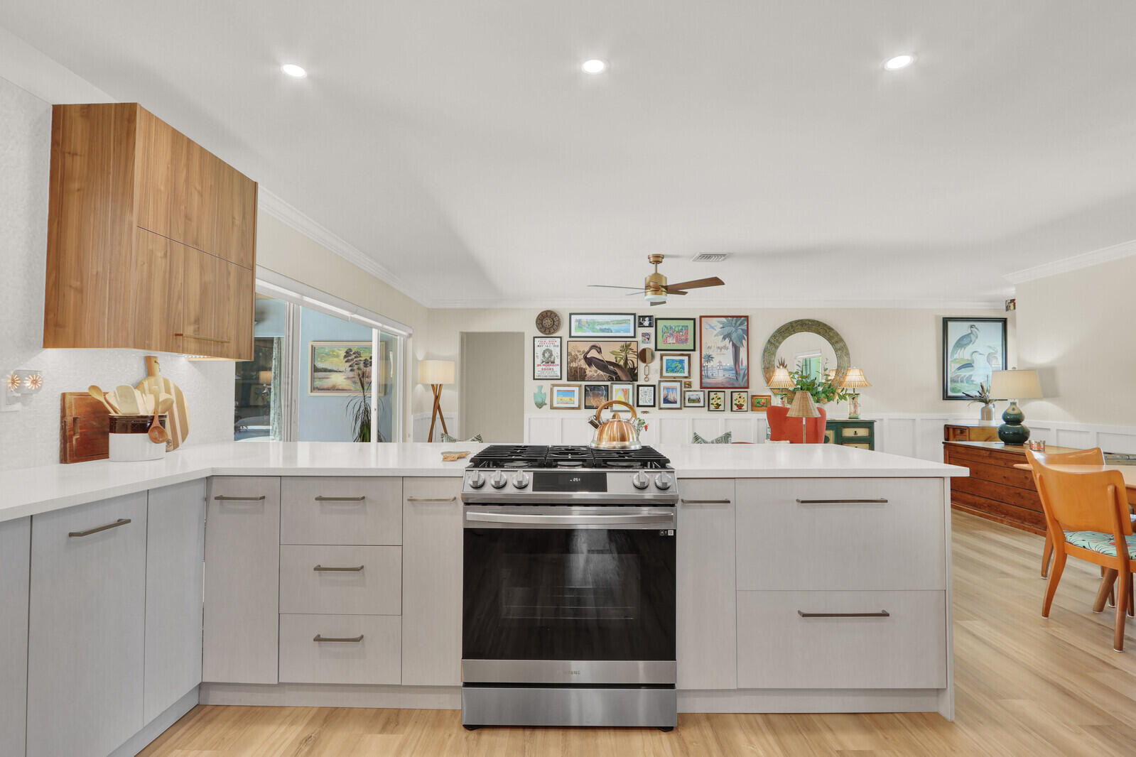 225 Orange Tree Drive Atlantis, FL 33462 - Photo 12 of 44 Natural Gas Range