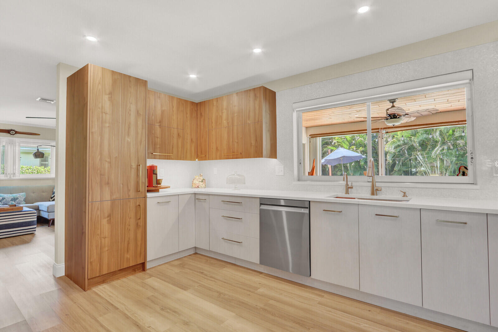 225 Orange Tree Drive Atlantis, FL 33462 - Photo 15 of 44 Pass through kitchen window