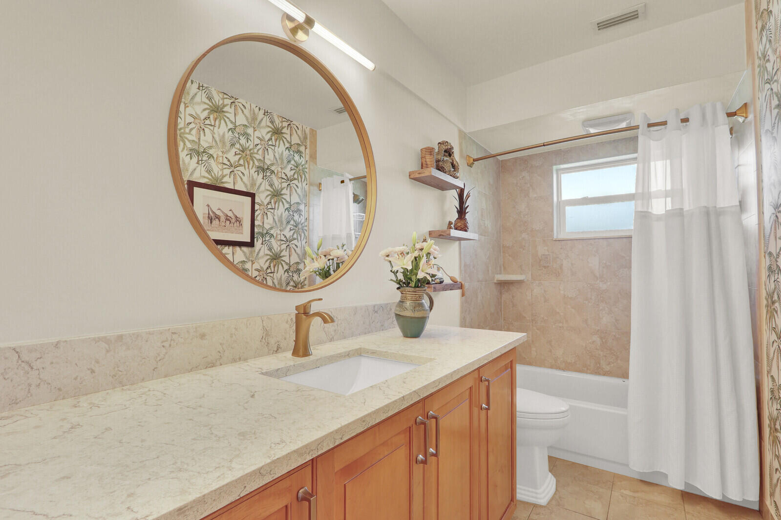225 Orange Tree Drive Atlantis, FL 33462 - Photo 26 of 44 Bathroom 2