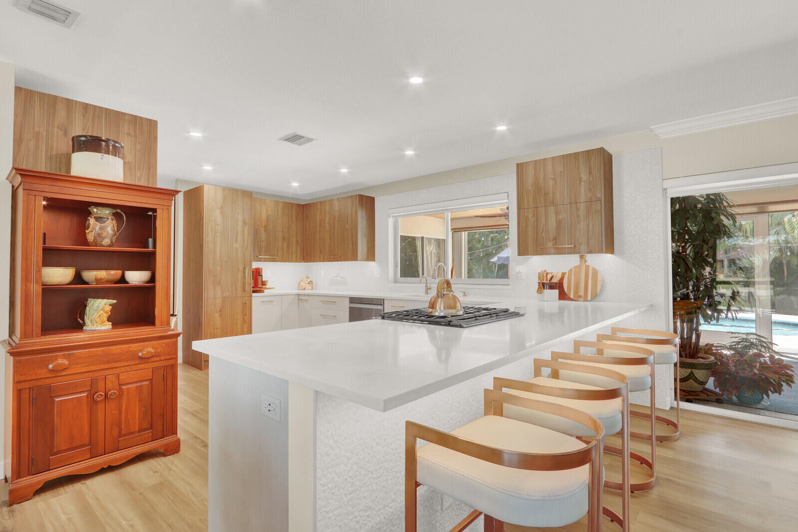 225 Orange Tree Drive Atlantis, FL 33462 - Photo 10 of 44 Snack Bar/Quartz Counters