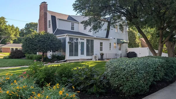 $255,000 | 1325 West Lincoln Boulevard, Freeport, IL 61032