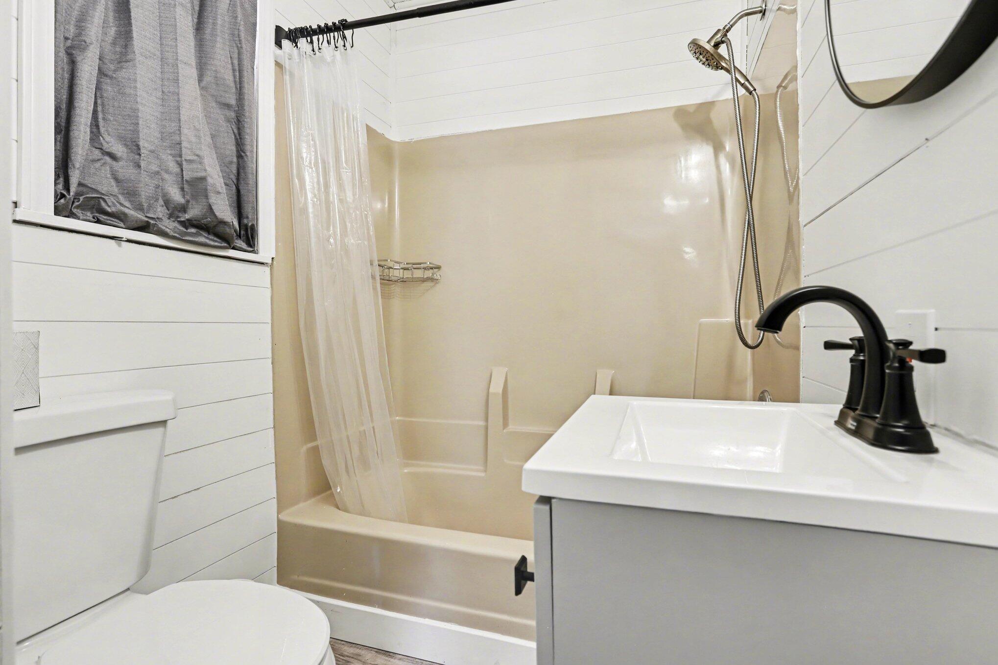 2743 Hemlock Road Quincy, MI 49082 - Photo 19 of 28 2nd house ensuite