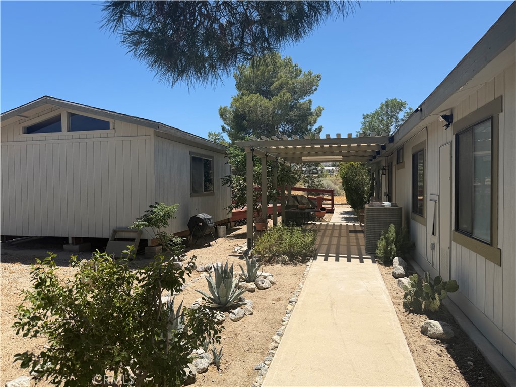 11471 Alta Vista Road Pinon Hills, CA 92372 - Photo 4 of 36
