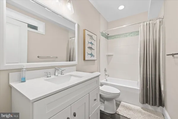 $4,989,000 | 32 Eleanor Lee Lane East, Rehoboth Beach, DE 19971