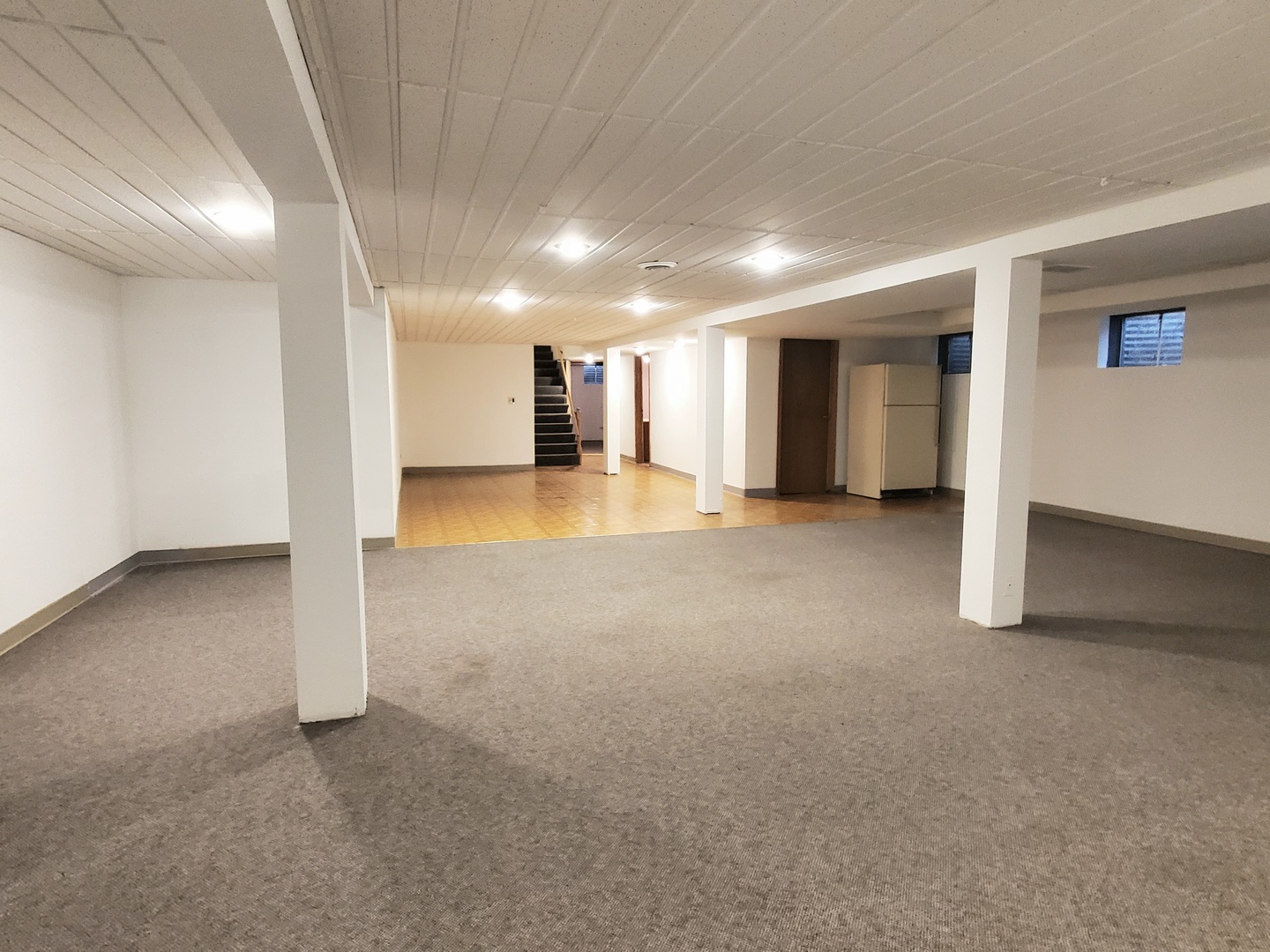 19212 Weber Road Mokena, IL 60448 - Photo 17 of 24 a view of a big room with closet and windows