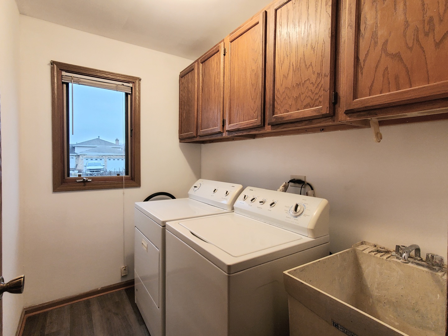 19212 Weber Road Mokena, IL 60448 - Photo 21 of 24 a utility room with dryer and washer