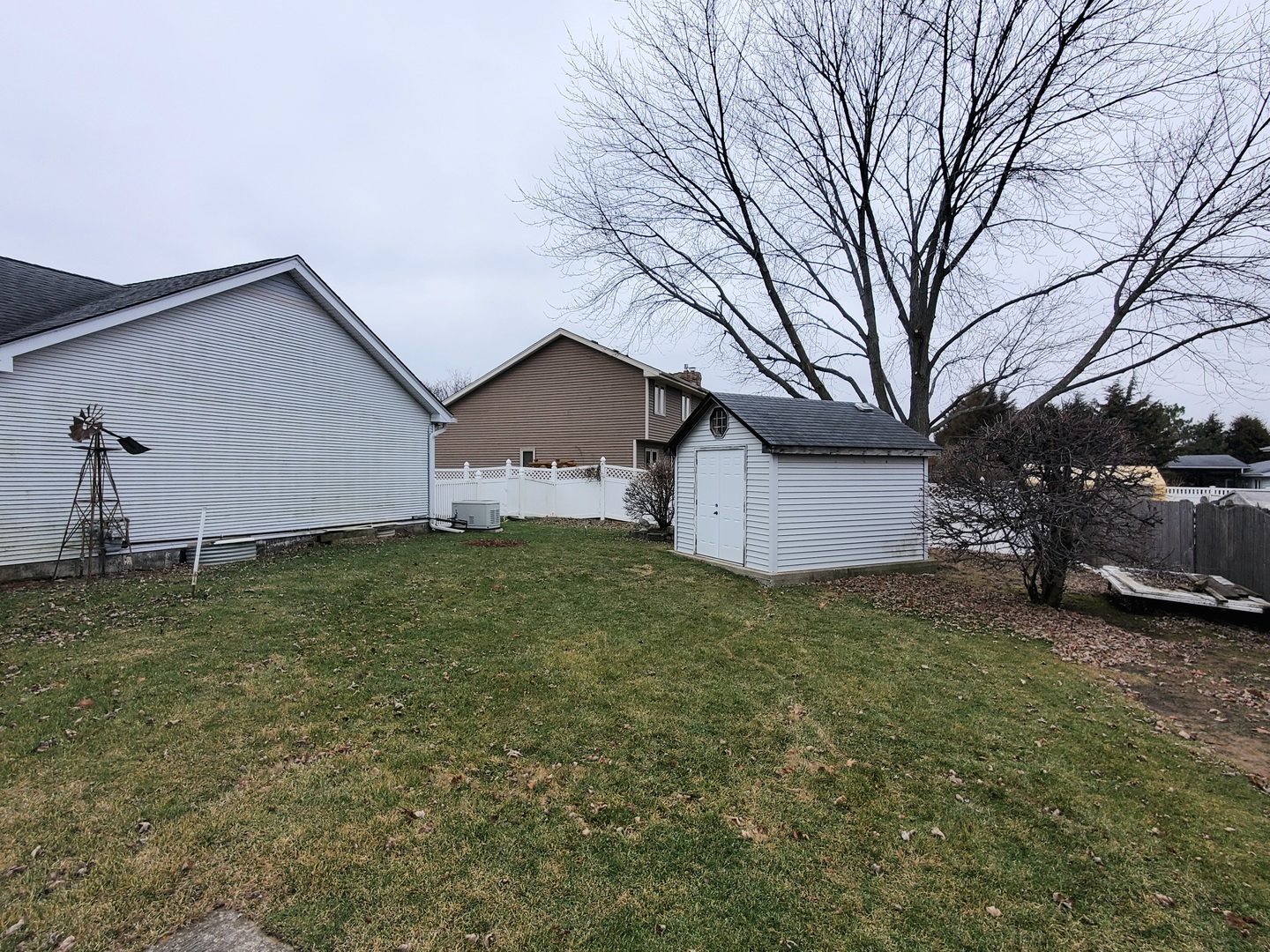19212 Weber Road Mokena, IL 60448 - Photo 24 of 24 a house view with a garden space