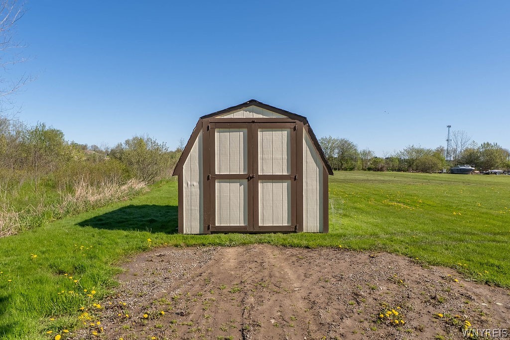 3889 Slusaric Road Wheatfield, NY 14120 - Photo 45 of 50