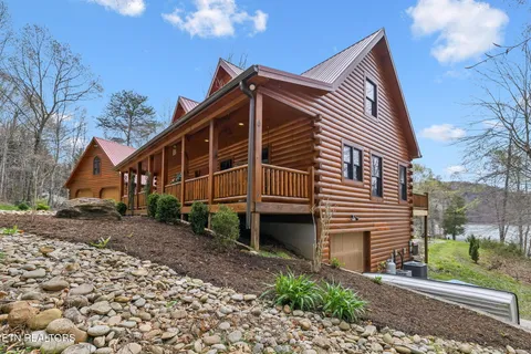 $1,499,999 | 514 Bluff View Road, New Tazewell, TN 37825