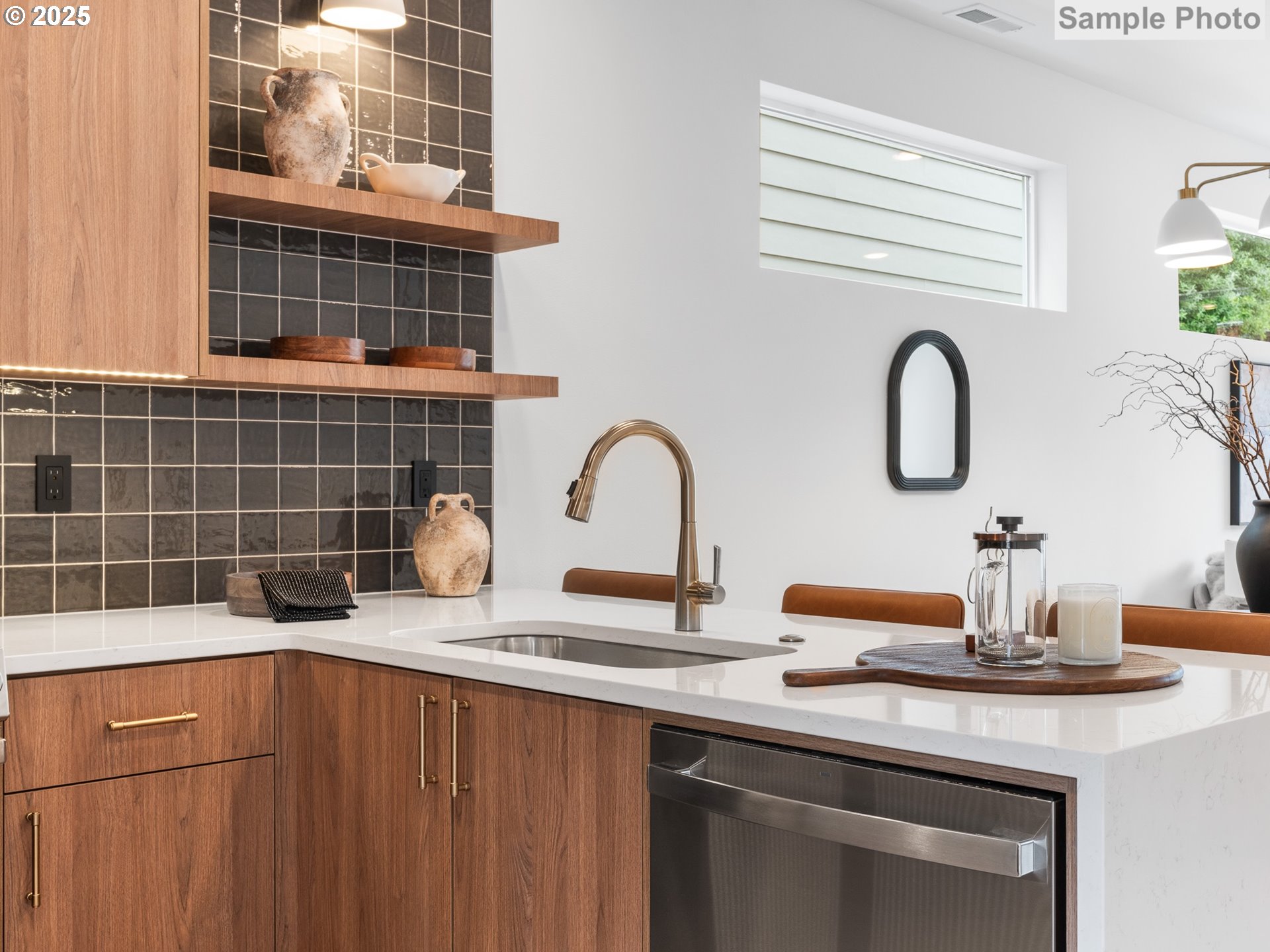 3613 Southwest Logan Street Portland, OR 97219 - Photo 4 of 22