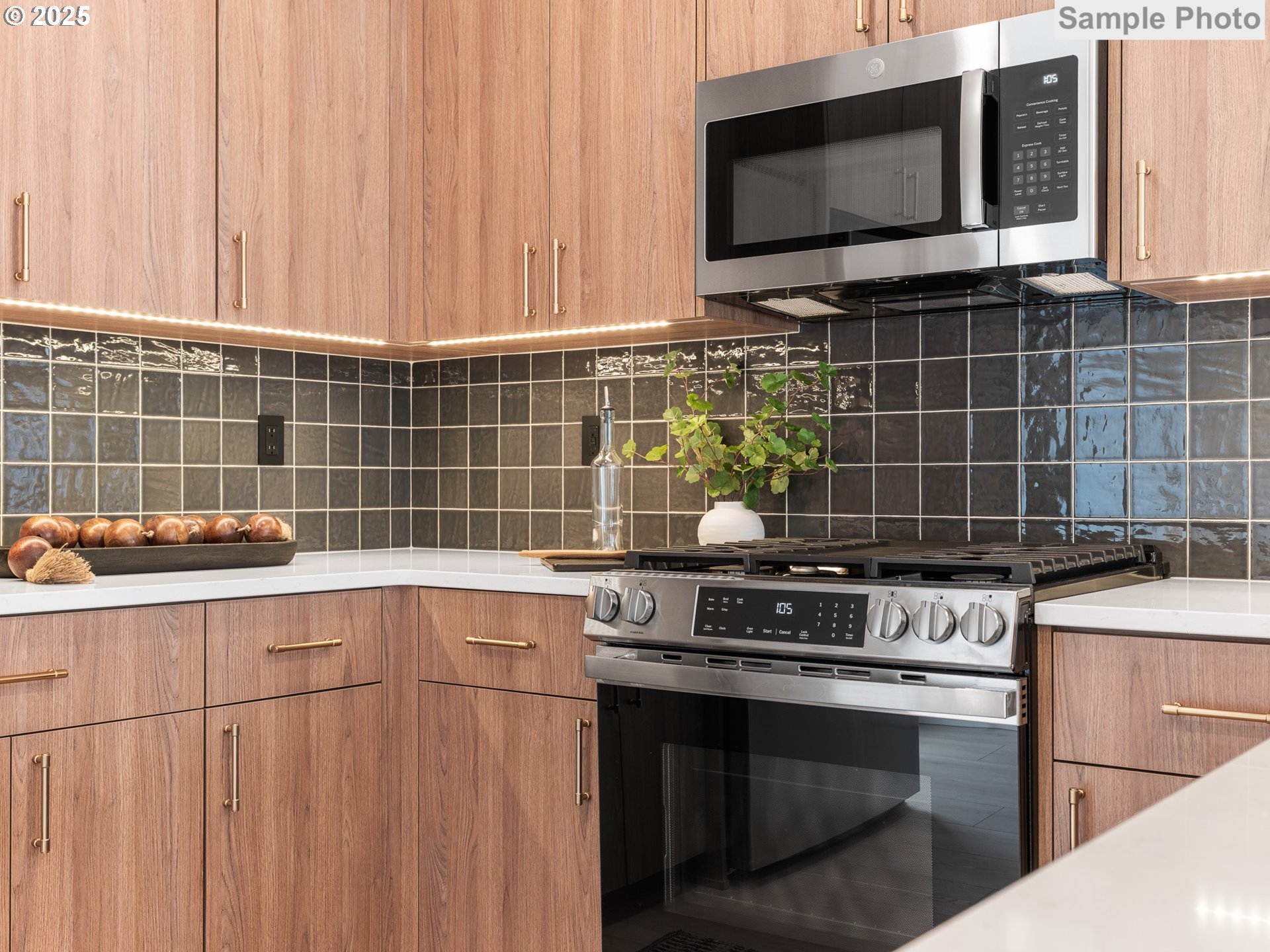 3613 Southwest Logan Street Portland, OR 97219 - Photo 7 of 22