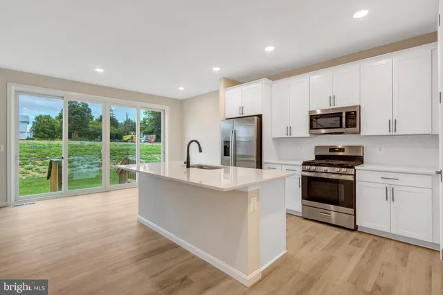 $469,999 | 102 Midsummer Lane, Middletown, VA 22645