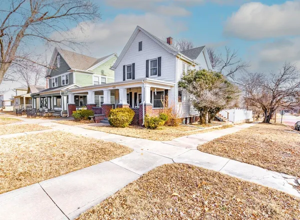 $169,900 | 400 North C Street, Arkansas City, KS 67005