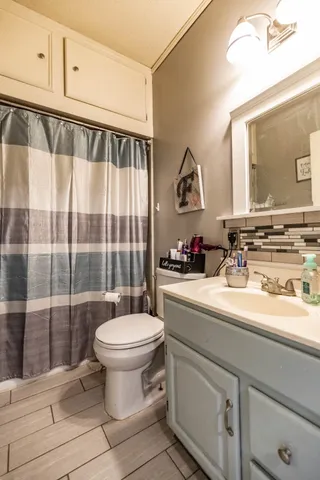 $169,900 | 400 North C Street, Arkansas City, KS 67005