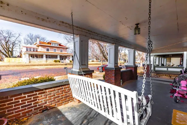 $169,900 | 400 North C Street, Arkansas City, KS 67005