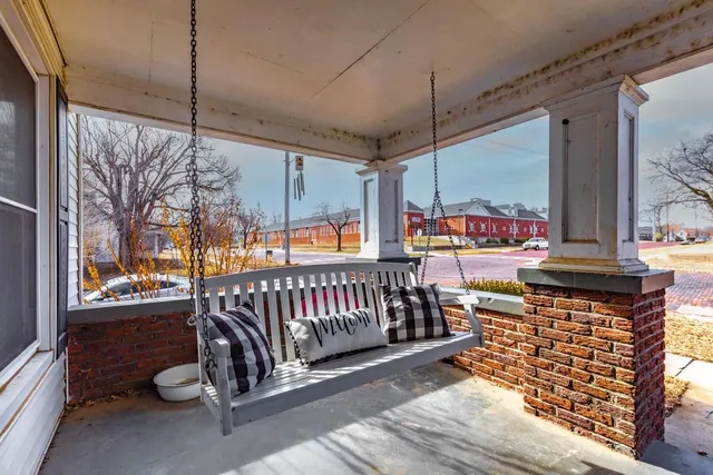 $169,900 | 400 North C Street, Arkansas City, KS 67005