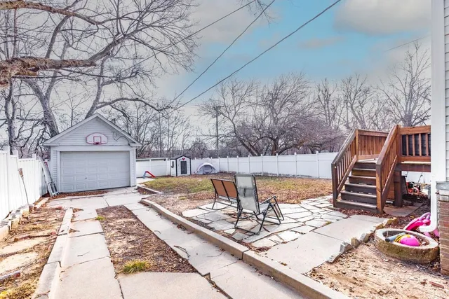 $169,900 | 400 North C Street, Arkansas City, KS 67005