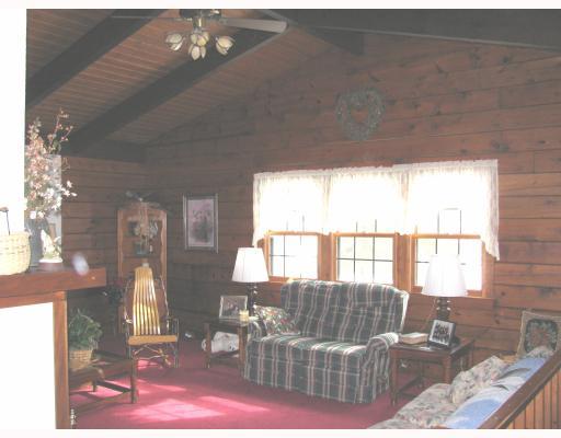 4 Buck Run Road Claysville, PA 15323 - Photo 4 of 14 Living Room.