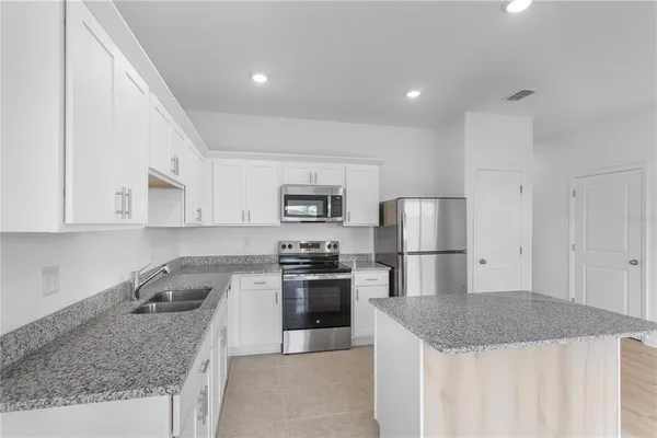 $2,000 | 5938 Piney Shrub Place, St. Cloud, FL 34771