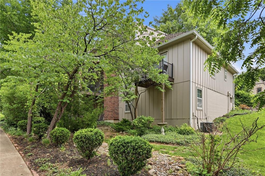 6626 Oak Ridge Drive Shawnee, KS 66217 - Photo 37 of 45