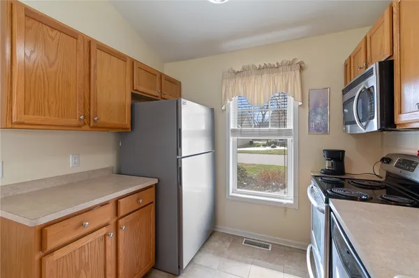 $239,900 | 10 Turtle Wood Trail, Greece, NY 14626