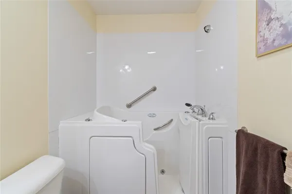 $239,900 | 10 Turtle Wood Trail, Greece, NY 14626