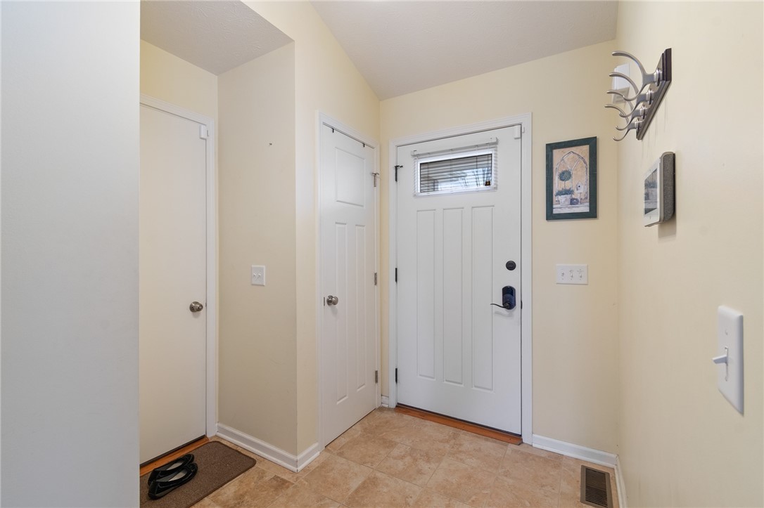 10 Turtle Wood Trail Greece, NY 14626 - Photo 7 of 28 The entryway - the other door is to the garage