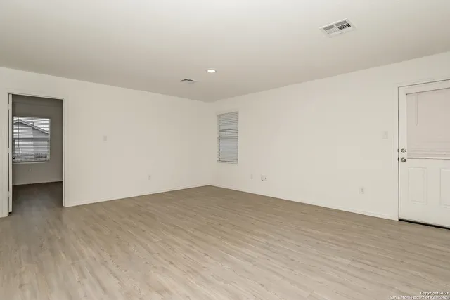 $1,450 | 7242 Plow, San Antonio, TX 78252