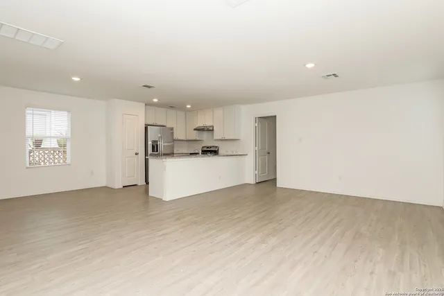 $1,450 | 7242 Plow, San Antonio, TX 78252