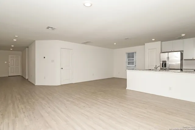 $1,450 | 7242 Plow, San Antonio, TX 78252