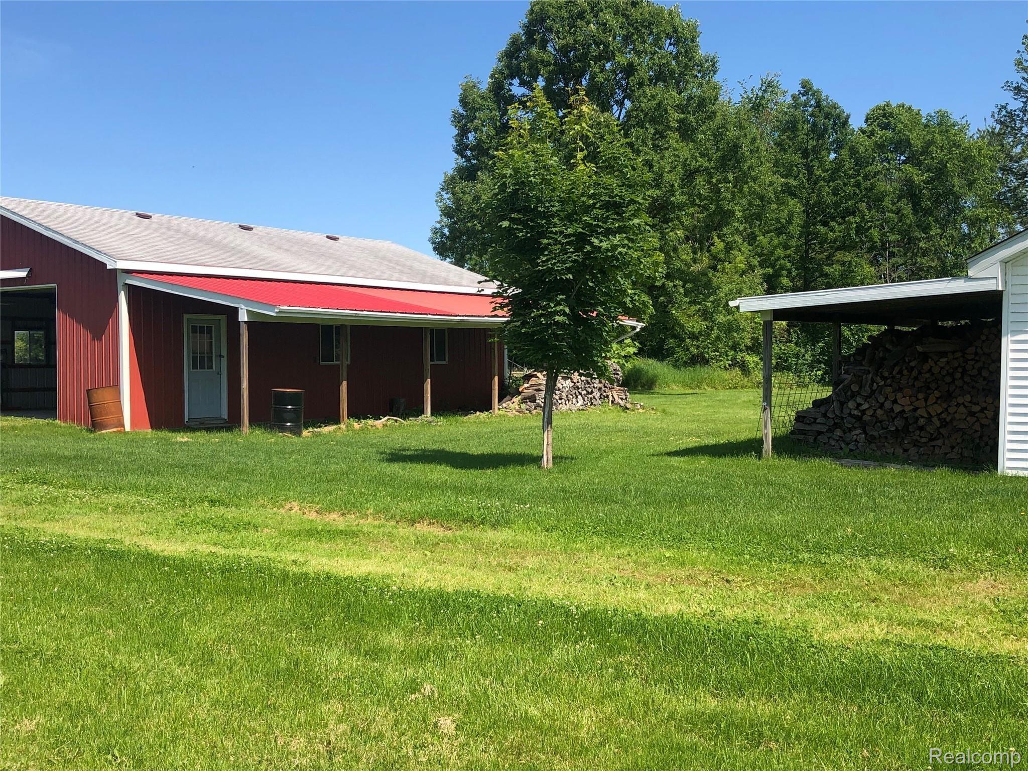 3663 Kilgore Road Avoca, MI 48006 - Photo 36 of 57 30x40 pole barn with lean-to