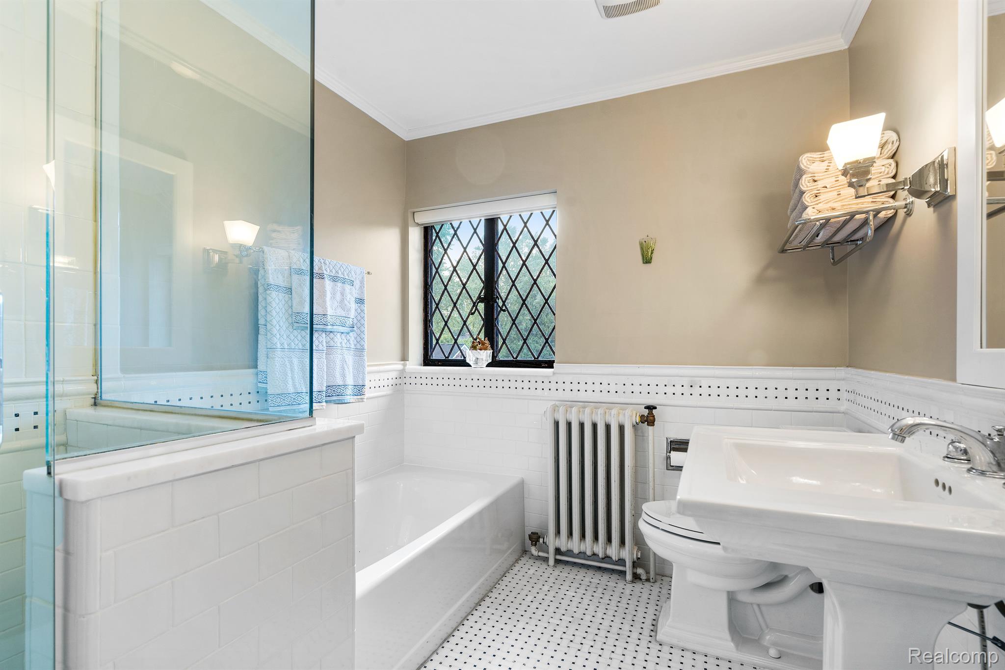 1305 Whittier Road Grosse Pointe, MI 48230 - Photo 24 of 43 Gallery Image 24